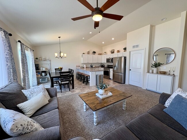 Photo - 916 Greenbrook Dr