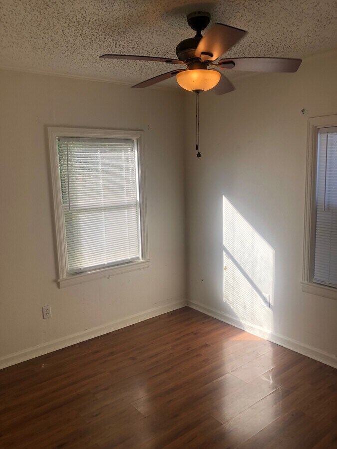 Photo - 411 S E St