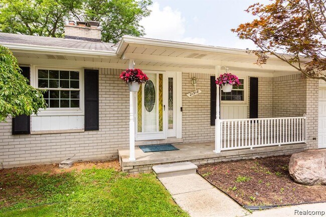 Photo - 21918 Knudsen Dr