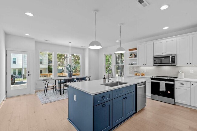 Photo - 5057 Lundy Dr