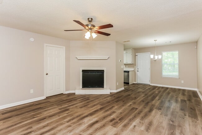 Photo - 130 Harriette Dr