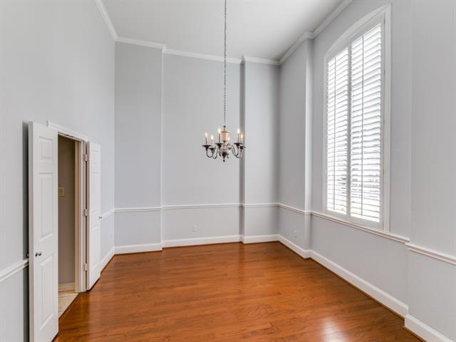 Photo - 2721 Millwood Dr