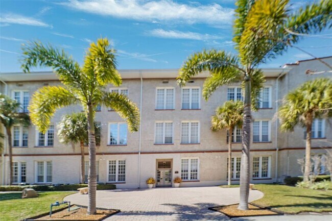 Photo - 701 Mirror Lake Dr N Unidad 120