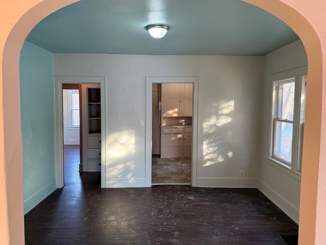 Photo - 807 Williams St Unit Lower