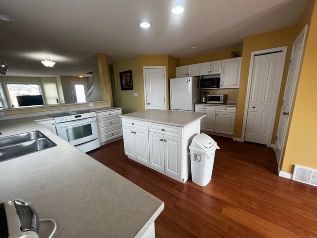 Photo - 11330-1188A 88a St