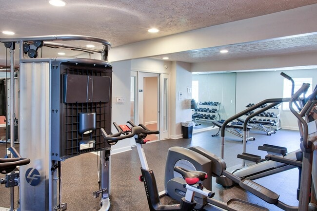 Fitness-Center_Launch-Social-Living_400-N-River-Rd-Lafayette-IN_RPI_PJ-04813_CP_02