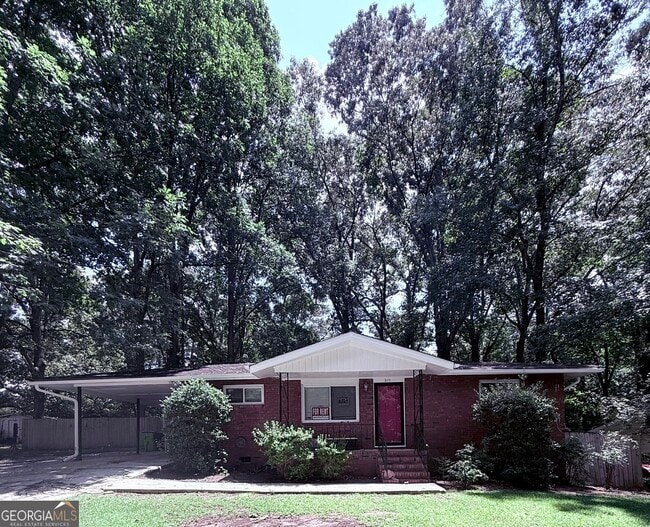 Building Photo - 317 Hilltop Circle Extension SW