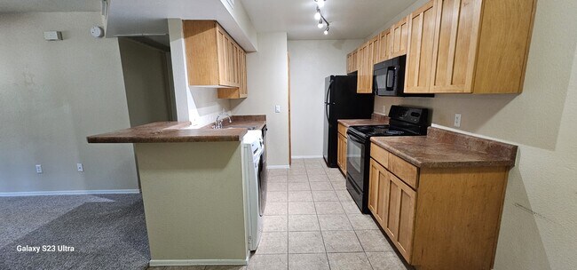 Photo - 1385 W University Ave