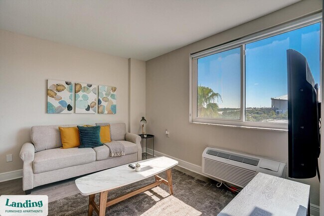 Photo - 305 Dr. M.L.K. Jr St S Unit 333.1403626