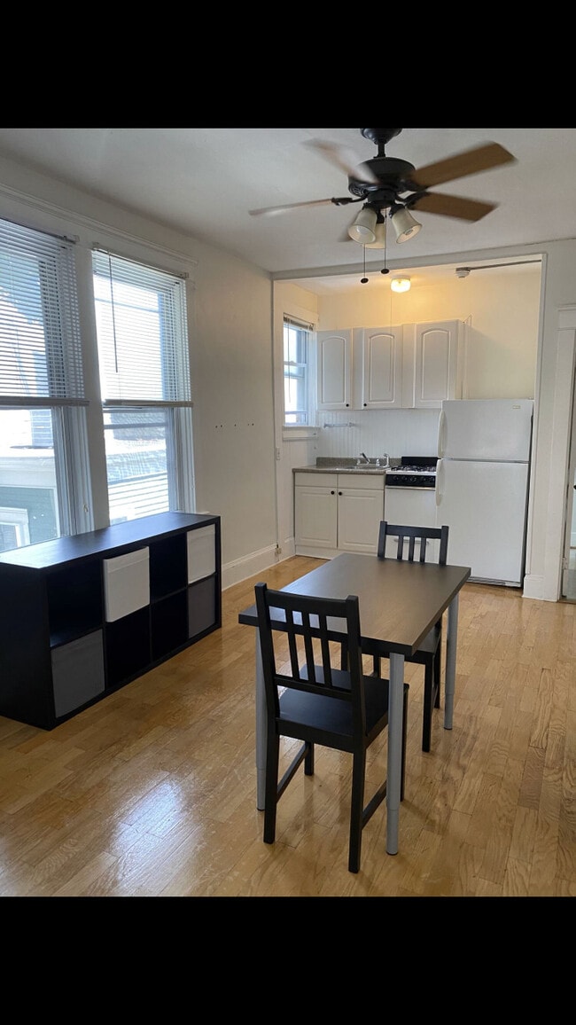 Photo - 244 Bowen St Unit 9