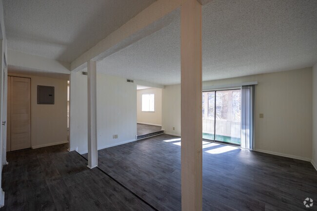 2BR, 1.5BA - 1022SF - Water Vista