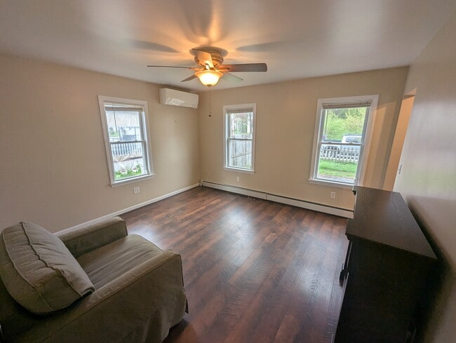 Photo - 208 Grove St
