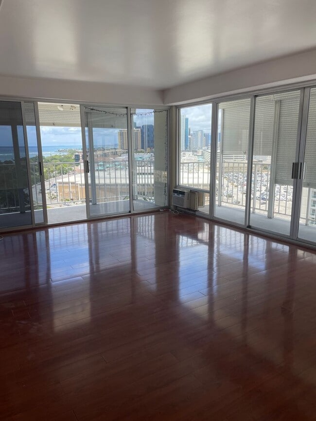Photo - Ala Moana 2 Bedroom with Ocean Views