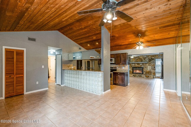 Photo - 696 Las Palmas Way