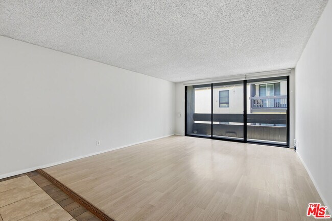 Photo - 7777 W 91st St Unit B2157