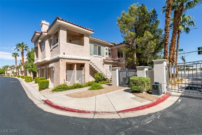 Photo - 251 S Green Valley Pkwy Unidad 1722