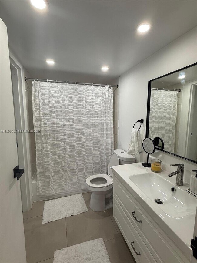 Photo - 7601 E Treasure Dr Unidad 1508