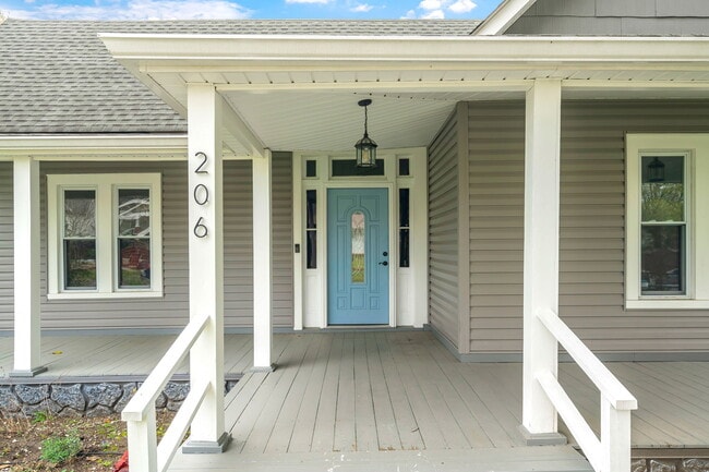 Photo - 206 E Springdale Ave