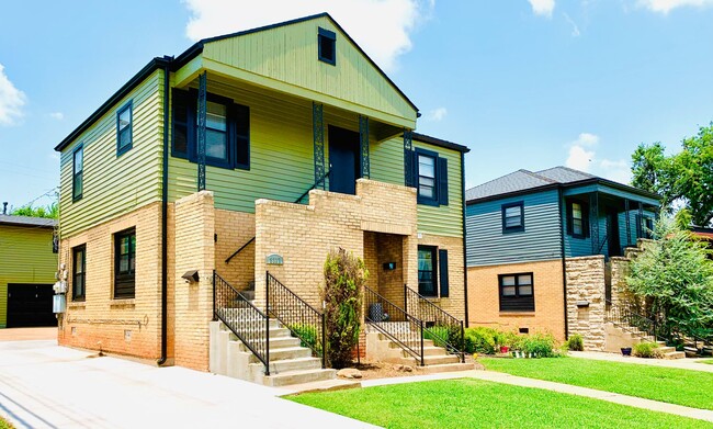 Building Photo - MOVE-IN SPECIAL: Beautifully Updated 1BD 1...