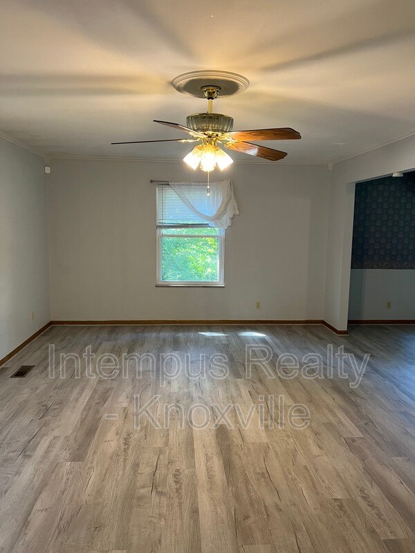 Photo - 5801 Ridgewood Rd