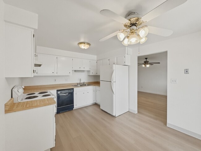 Simms Street 6155