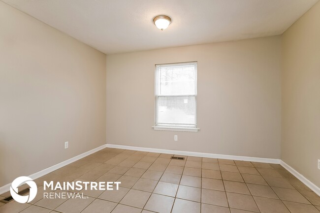 Photo - 868 Hardy Rd