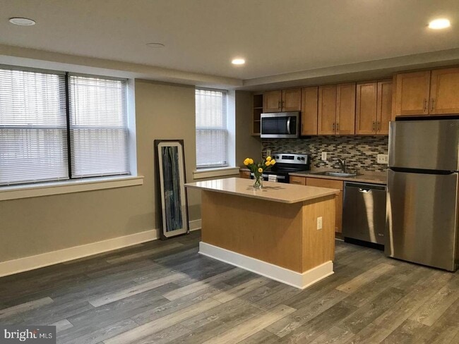 Photo - 212 Oakwood St SE Unit B2