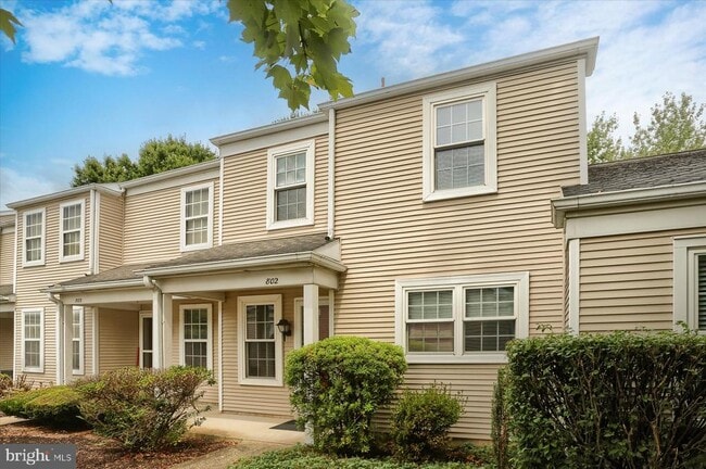 Building Photo - 802 Cambridge Ct Rental
