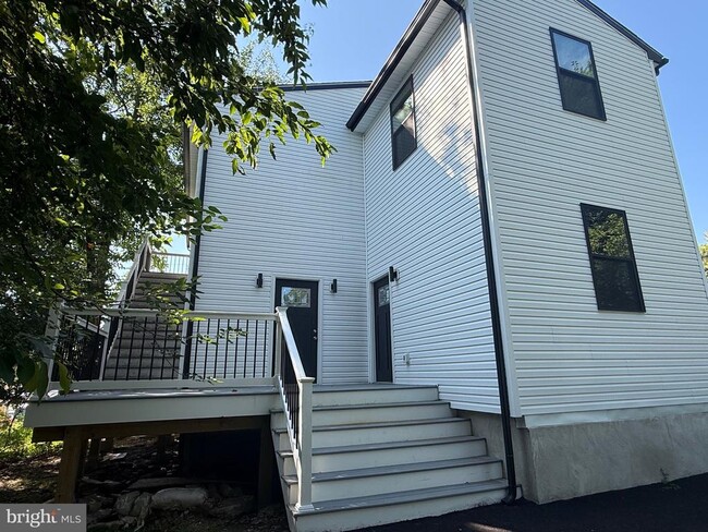 132 Yale Ave