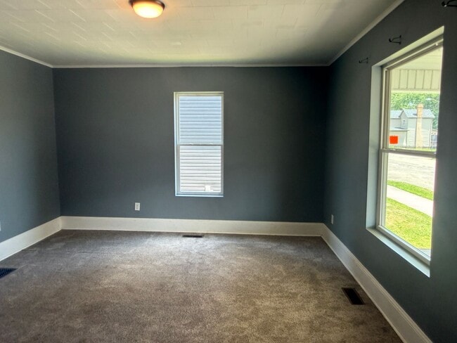 Photo - Large 3-Bed 2-Bath Home Uhrichsville