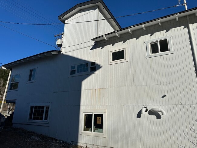 Photo - 1160 Park Ave Unit B