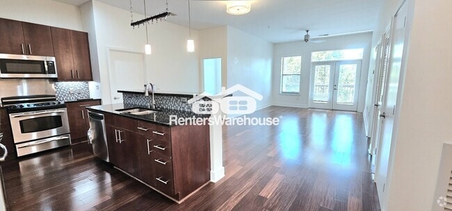 Building Photo - 425 Chapel St SW Rental