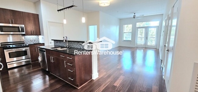 Building Photo - 425 Chapel St SW Rental
