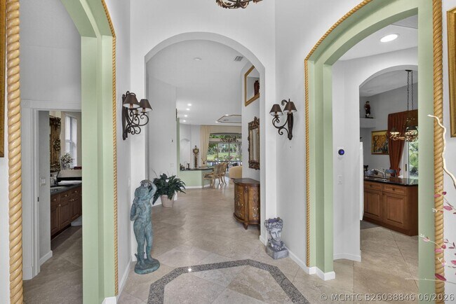 10880 Northgreen Dr