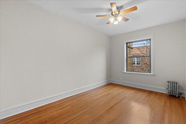 Building Photo - Large One Bedroom in Andersonville Unit 33-3A Rental