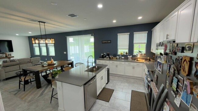 Photo - 4205 Jespersen St