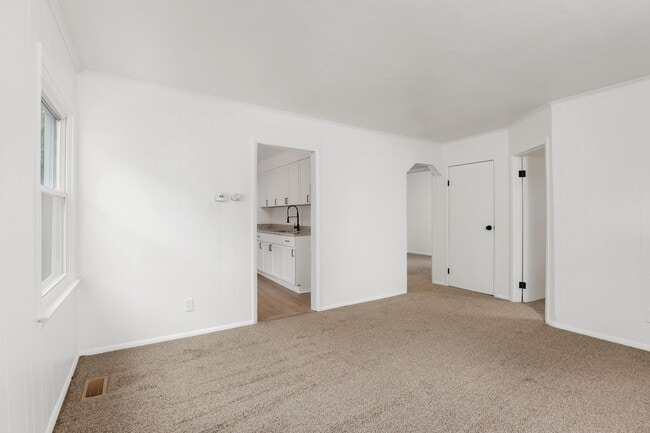 Photo - 6838 Republic