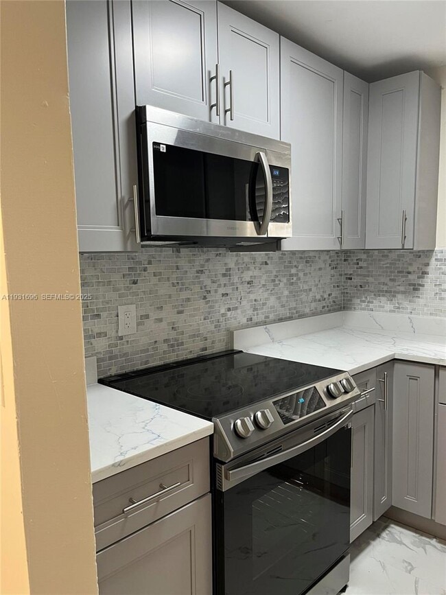 Photo - 2134 Lincoln St Unidad 7