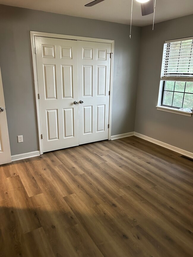 Photo - 120 Creekwood Ave