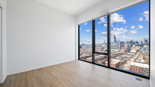 2099 S Wabash Ave