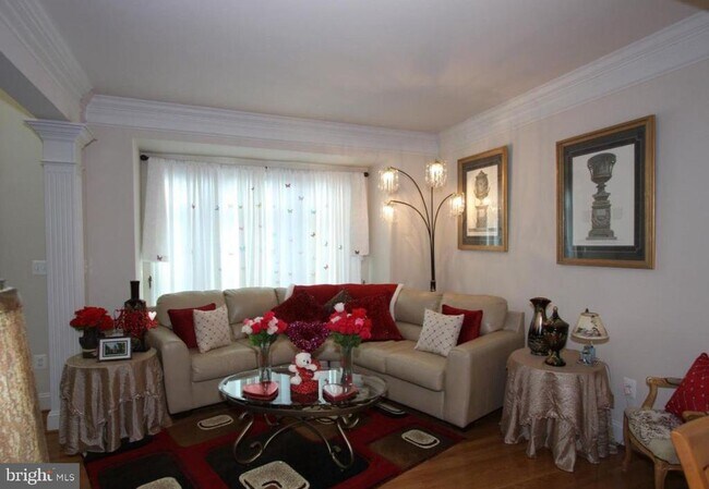 Photo - 612 Samantha Ct