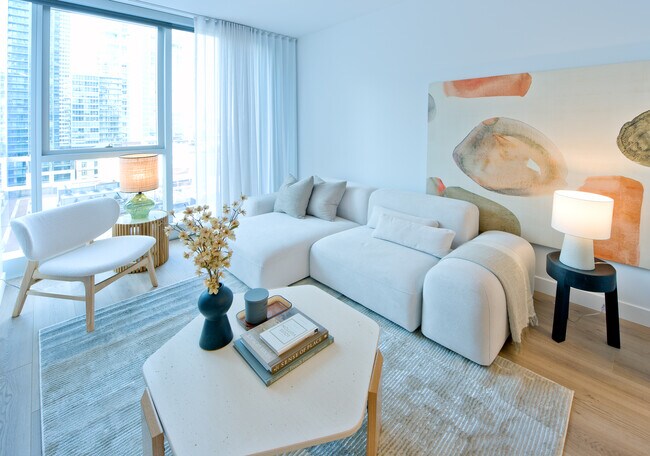 Photo - 1 Square Phillips