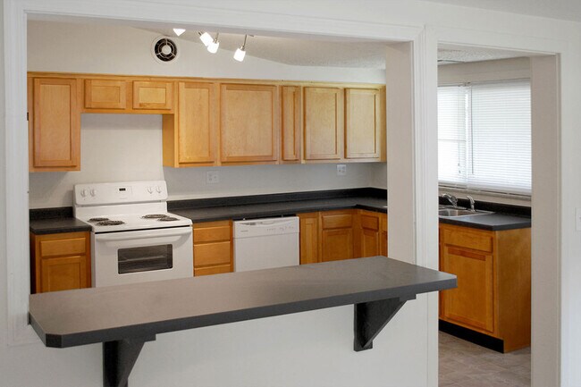 Photo - 5 Bed, 2 Bath House - Haven on Hunter