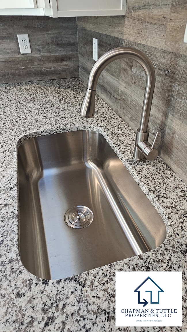 Photo - 421 Plymouth St