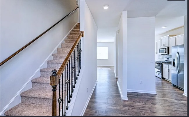 Photo - 202 Yellow Fox Rd