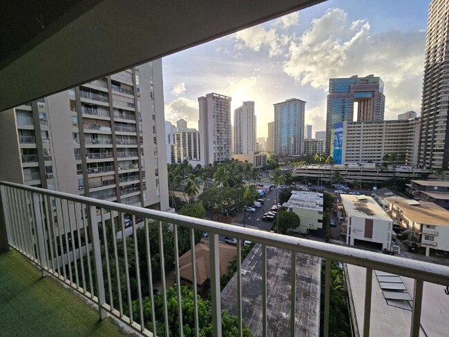 Photo - Spacious 2br/1.5ba/2pkg Condo in Waikiki Unit #514