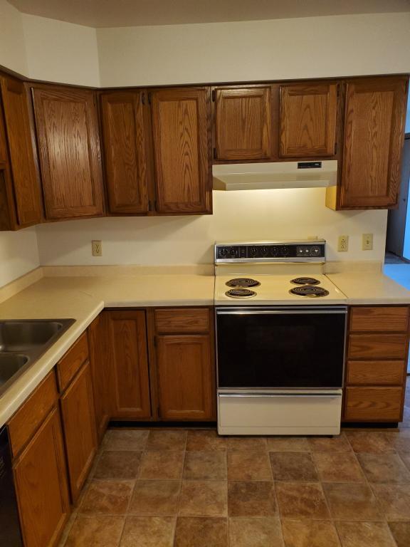 Photo - 1377 Doman Dr