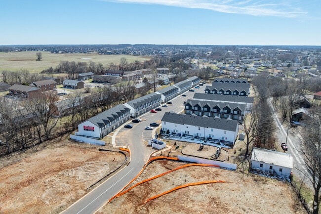 Photo - Highland Oaks