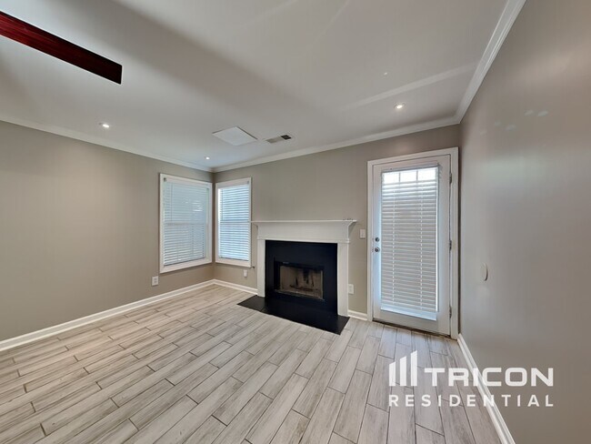 Photo - 1806 Dalton Way