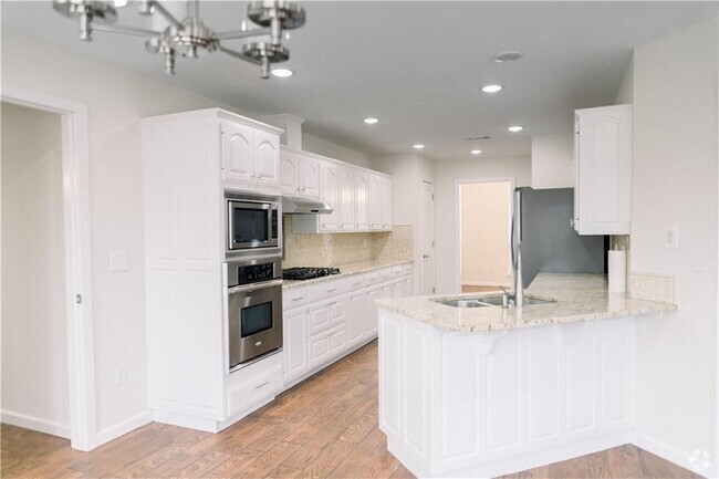 Building Photo - 3 Acorn Cir Rental